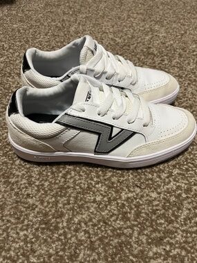 Vans White & Gray Lowland CC ComfyCush Sneakers Womens 6.5/Mens 5